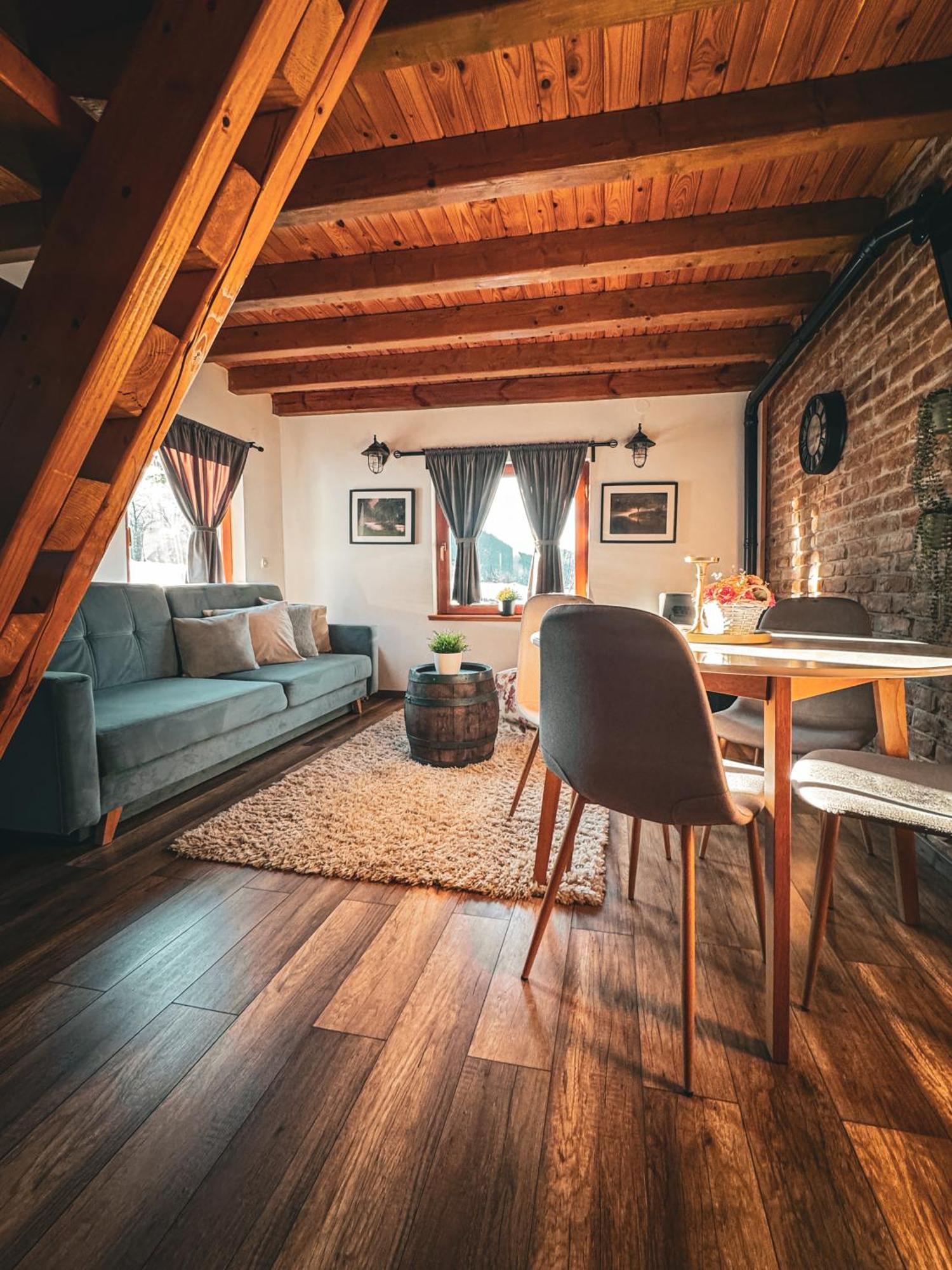 Woodenhouse With Two Apartments Otočac Buitenkant foto